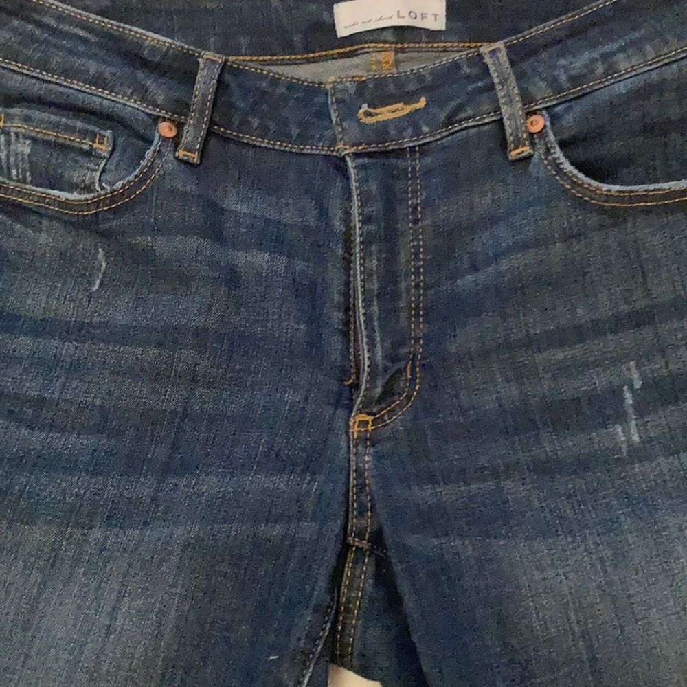 Like New Loft Distressed curvy straight jeans 8